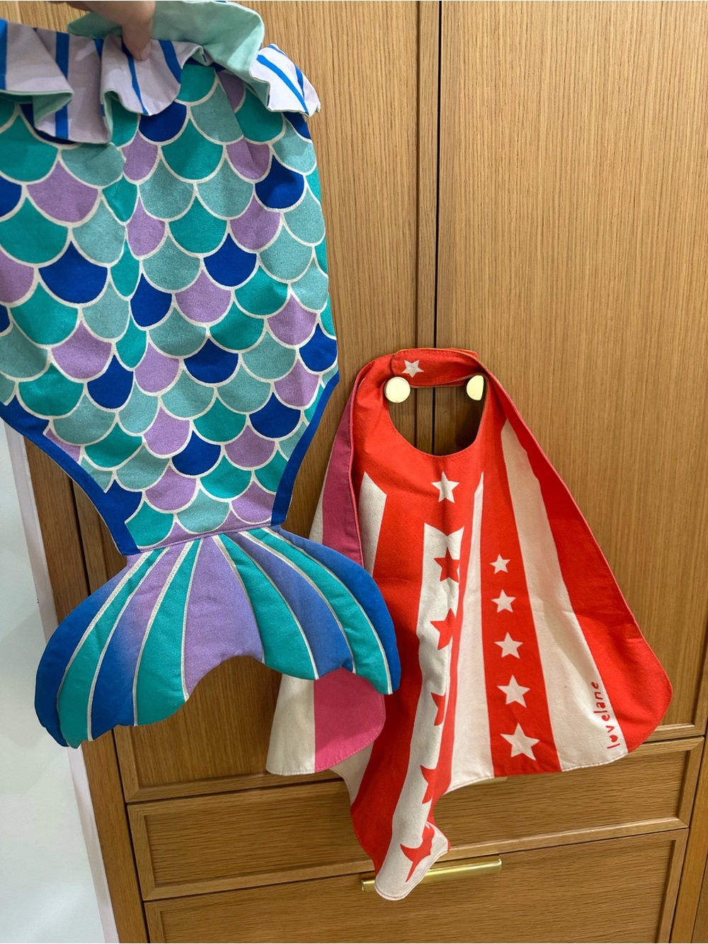Set of Lovelane Mermaid Tail and Reversible Super Here CapeStar Cape